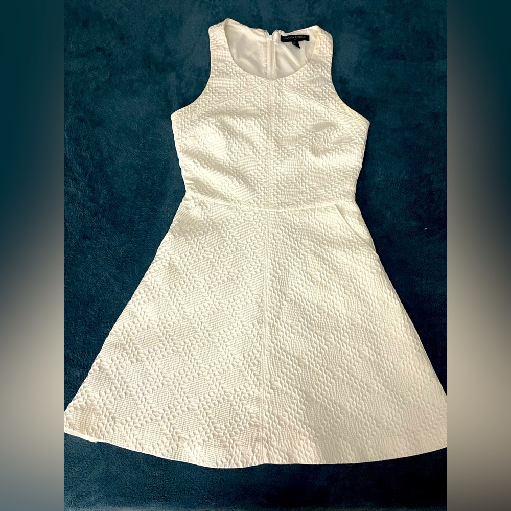 Banana Republic white dress with pockets. Very comfy